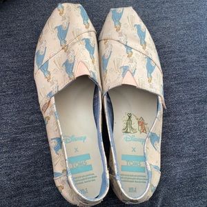 Disney Sleeping Beauty Toms Size 9.5 GUC
